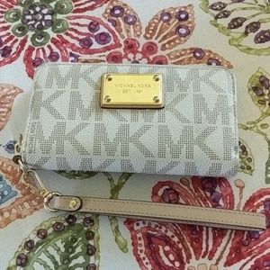 Michael Kors Wallet/ Wristlet